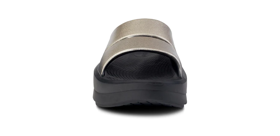 OOFOS OOmega OOahh Slide | Women LATTE