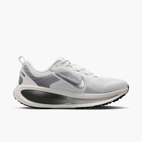 Nike Women's Vomero 18 Summit White/Sail/Photon Dust/Metallic Silver